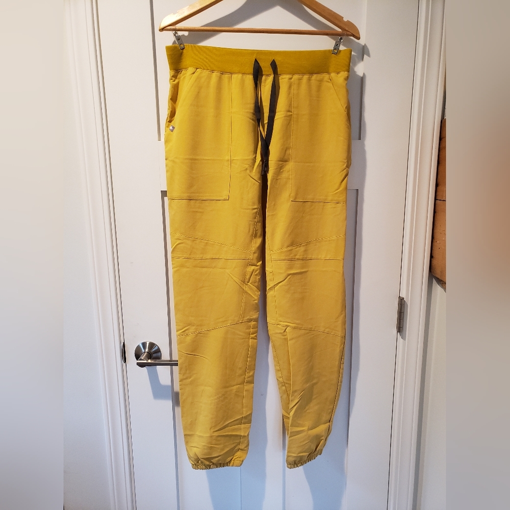 Figs, Light Gold, Venice Jogger, Medium Tall